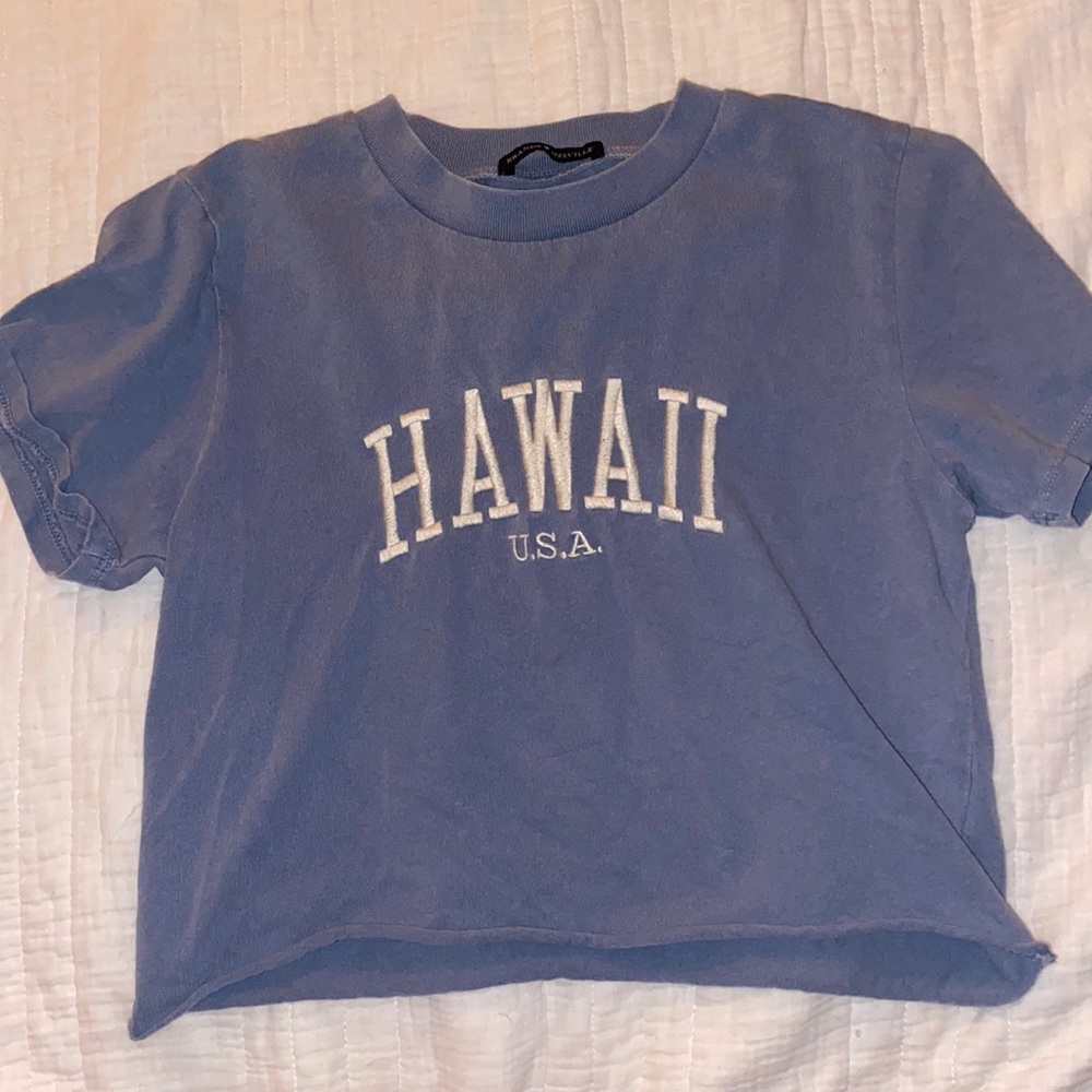 Cute cropped Brady Neville T!